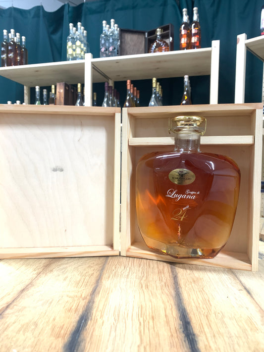 Grappa di LUGANA 24 Monate mit HolzBox 40° - 0,7 Lt
