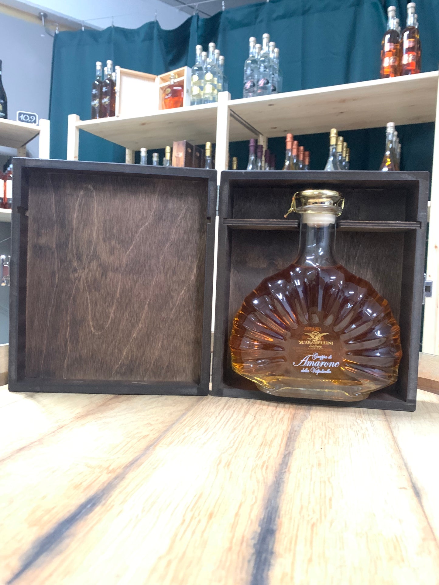 Grappa di AMARONE INVECCHIATA mit HolzBox 40° - 0,7 Lt