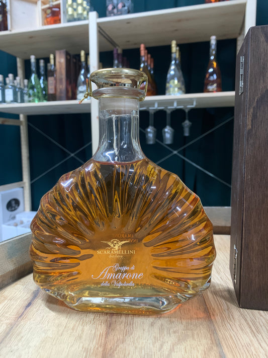 Grappa di AMARONE INVECCHIATA mit HolzBox 40° - 0,7 Lt